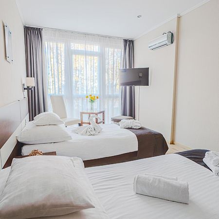 Holiday Beach Budapest Wellness Hotel With Sauna Park Exterior photo