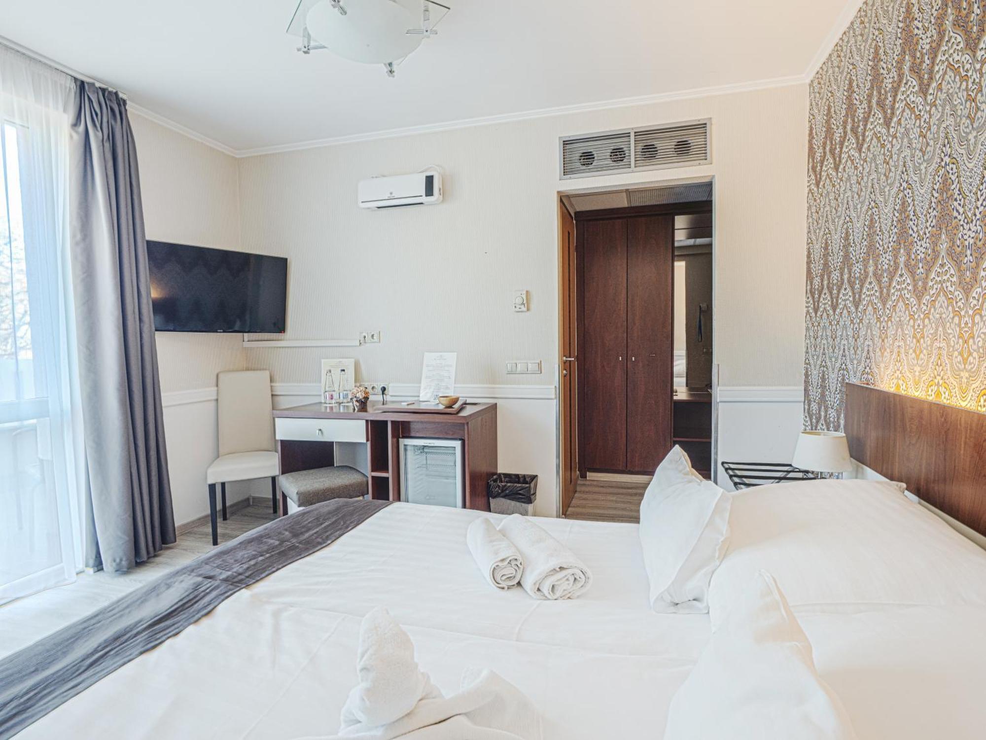 Holiday Beach Budapest Wellness Hotel With Sauna Park Exterior photo