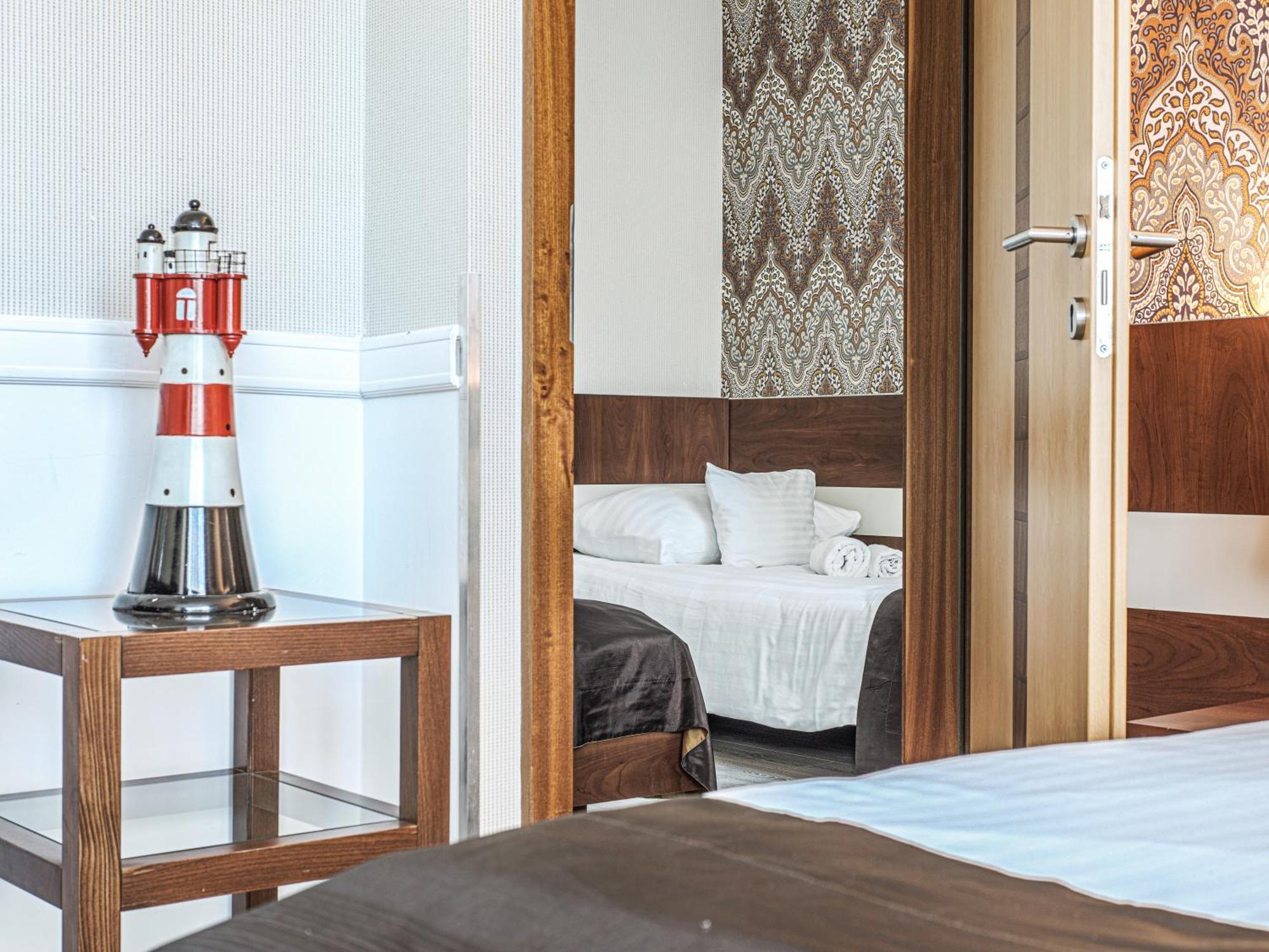 Holiday Beach Budapest Wellness Hotel With Sauna Park Exterior photo