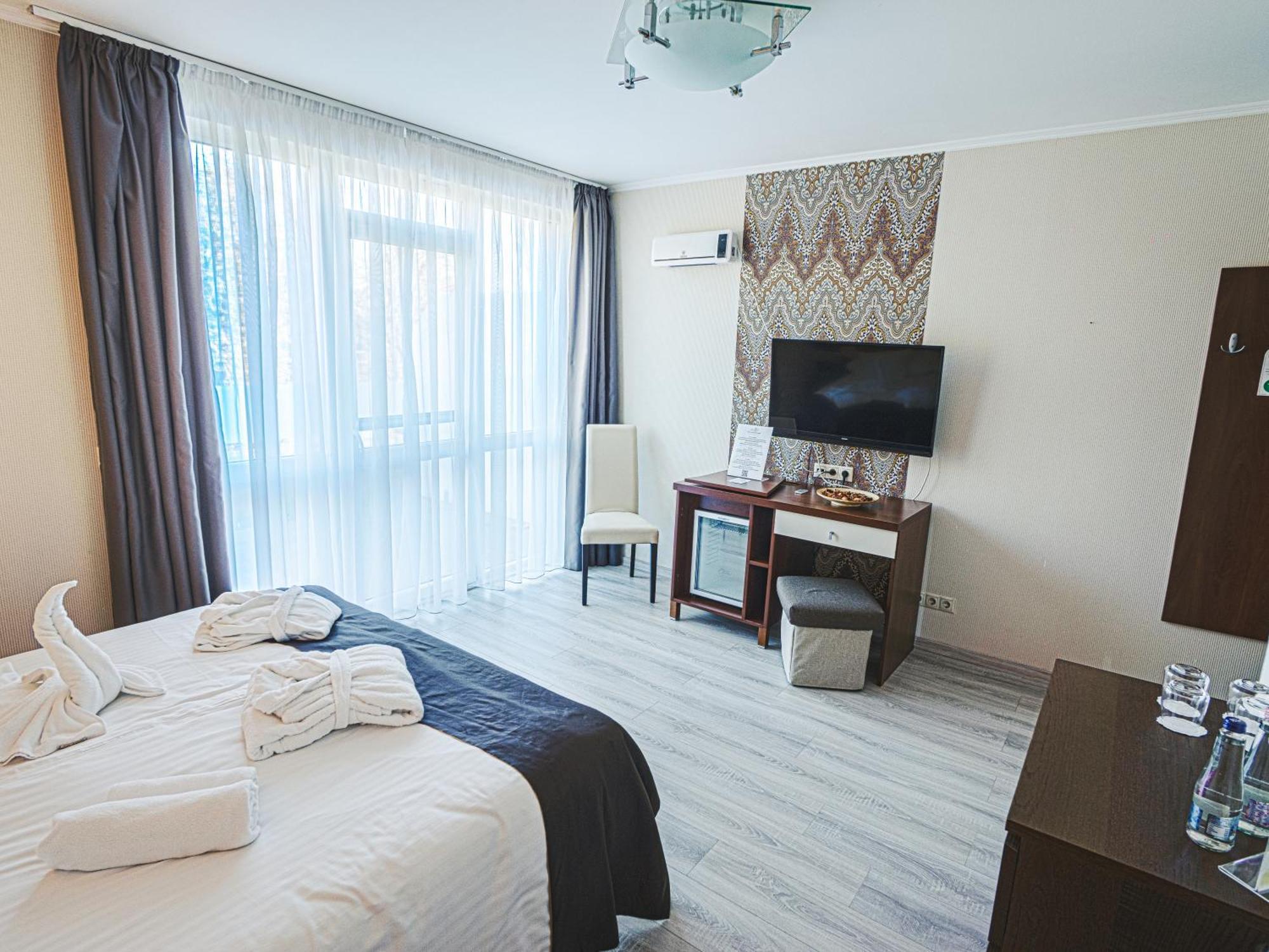 Holiday Beach Budapest Wellness Hotel With Sauna Park Exterior photo