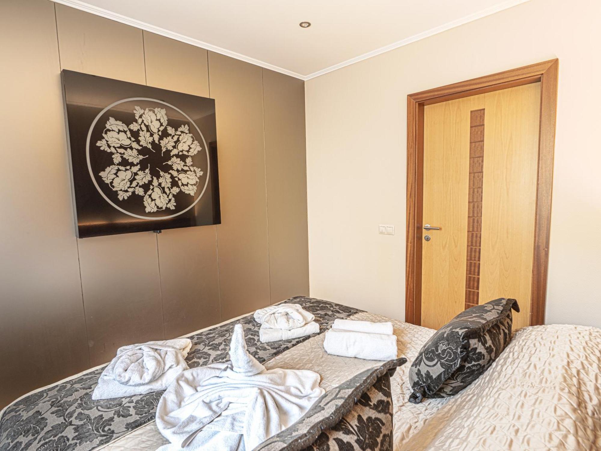 Holiday Beach Budapest Wellness Hotel With Sauna Park Exterior photo