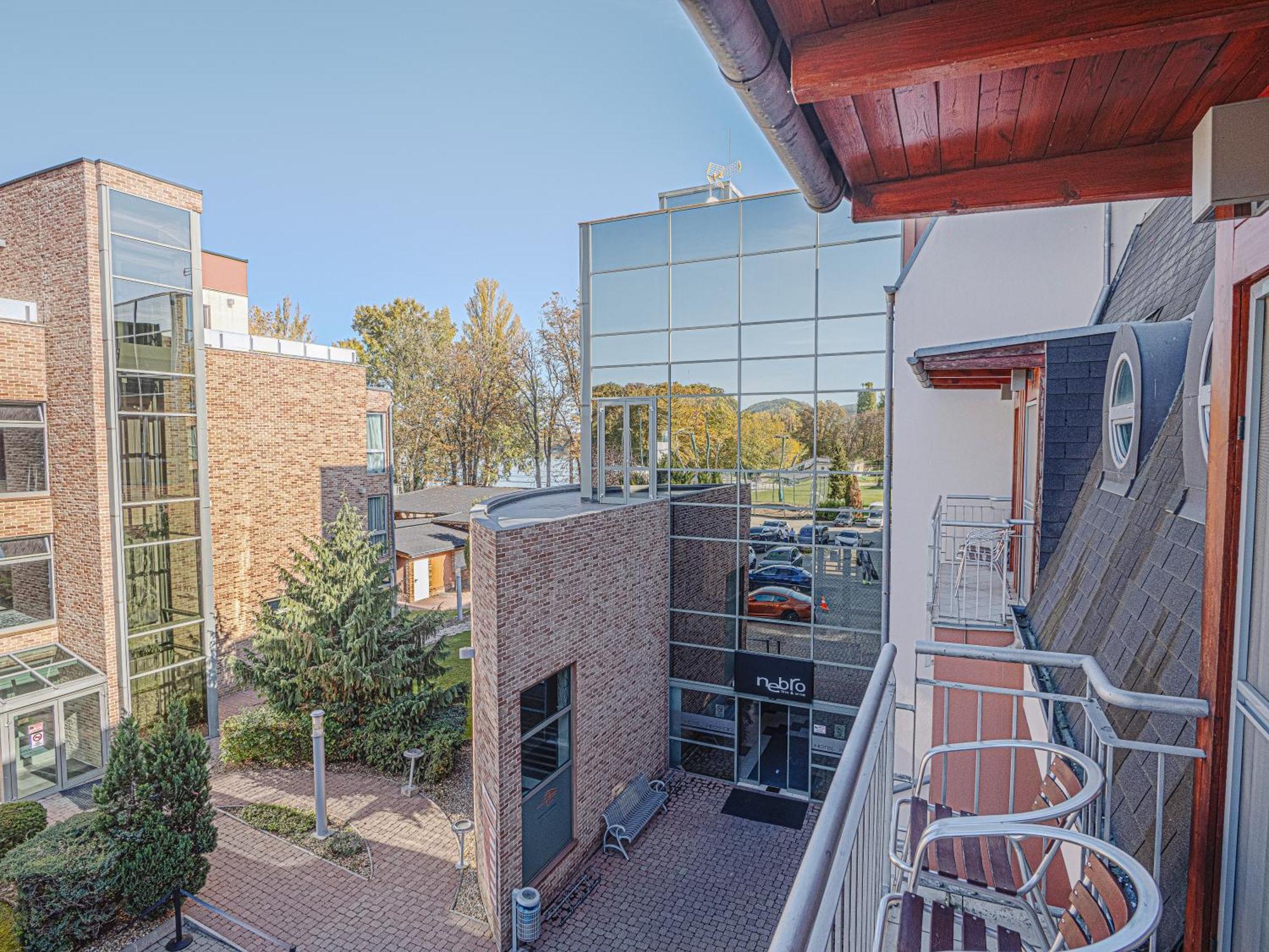 Holiday Beach Budapest Wellness Hotel With Sauna Park Exterior photo