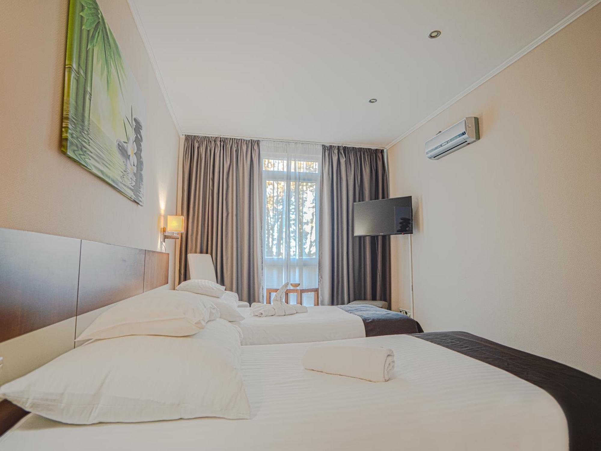Holiday Beach Budapest Wellness Hotel With Sauna Park Exterior photo