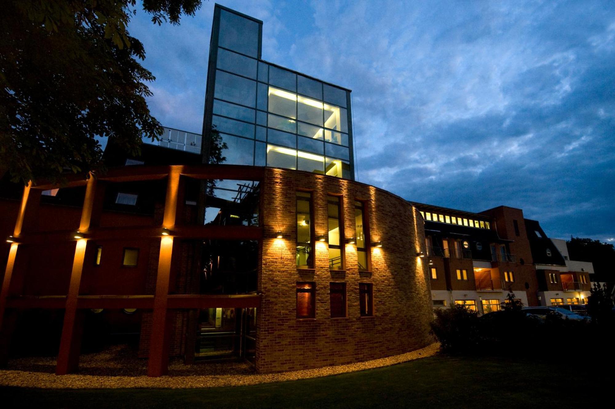 Holiday Beach Budapest Wellness Hotel With Sauna Park Exterior photo